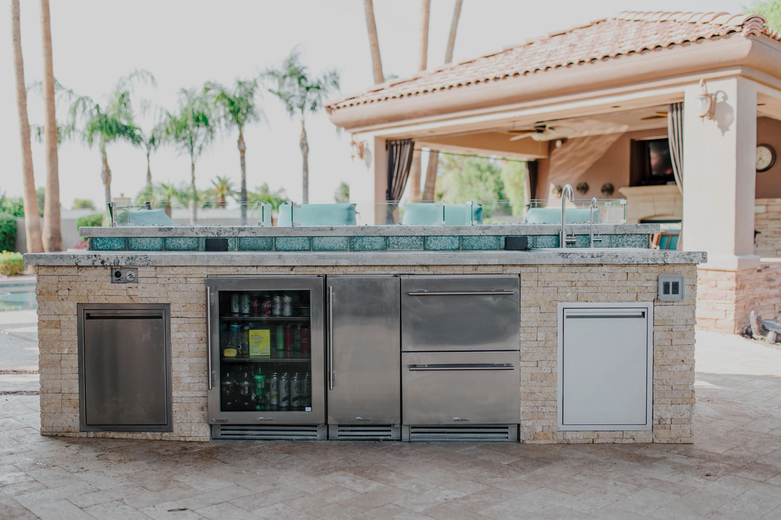 Picking the Right Outdoor Kitchen Refrigerator for Your Island or Outdoor Kitchen